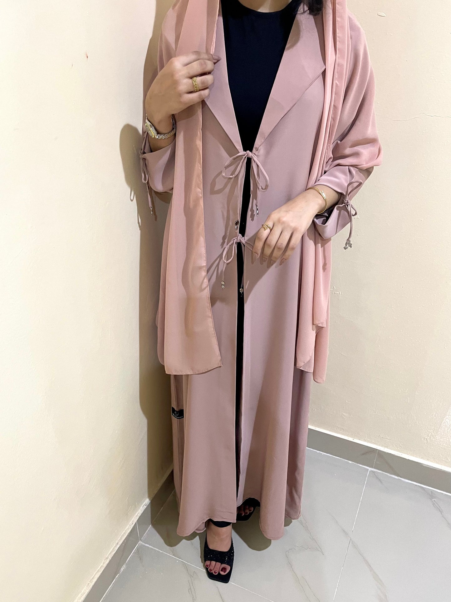 "Nada Abaya with Collar in Blush Pink" Z127