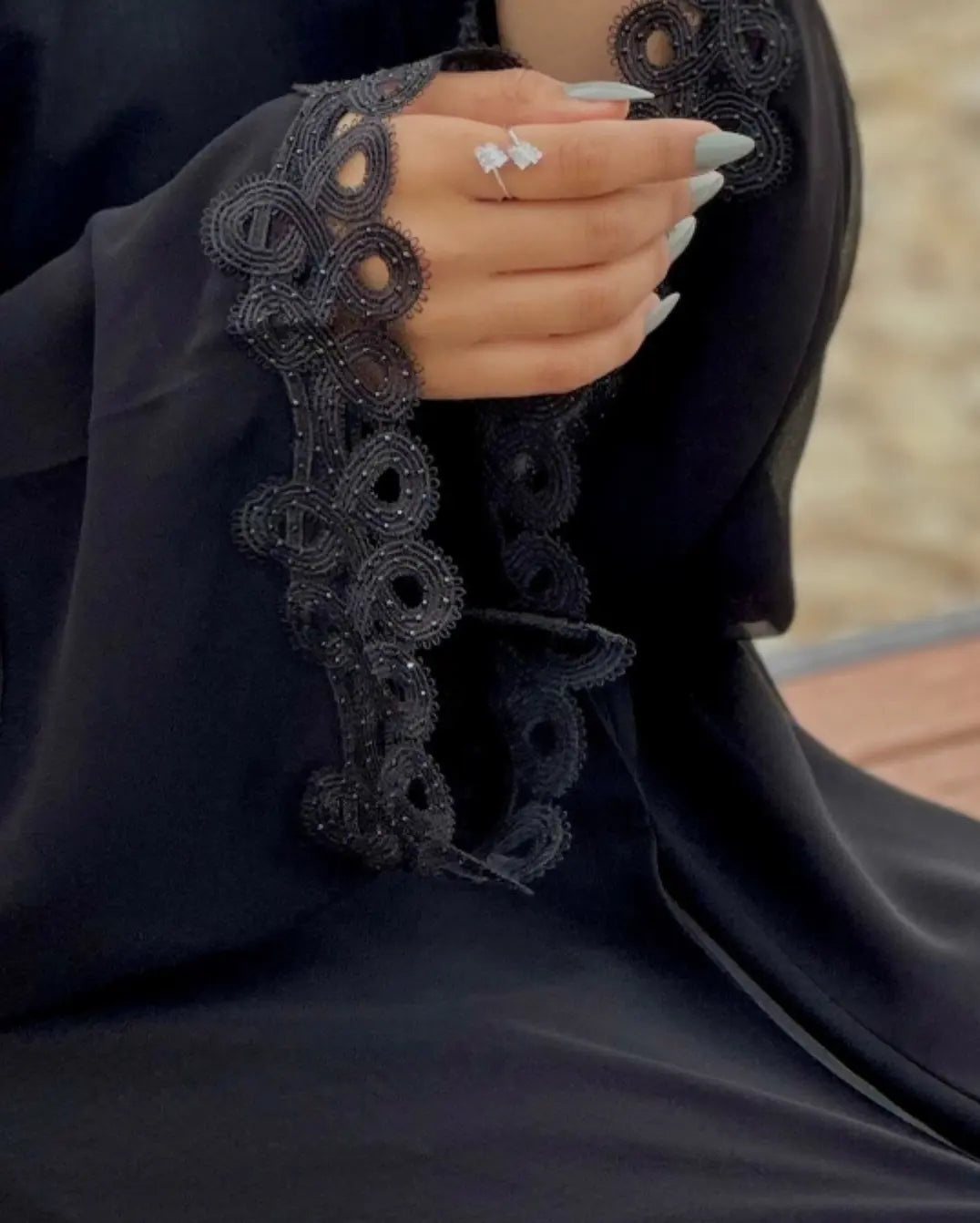 Chiffon Abaya with Lace - Perfect for the Workplace Z123