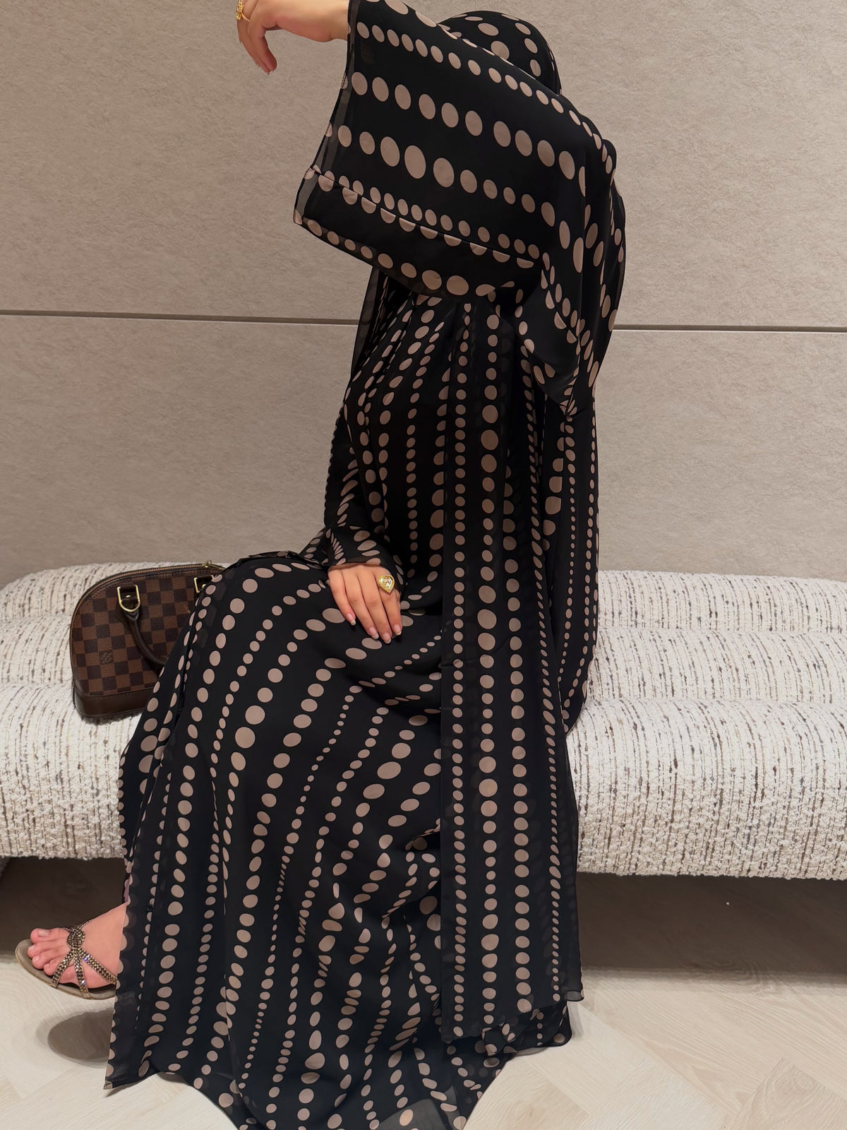 Classic noir printed chiffon abaya