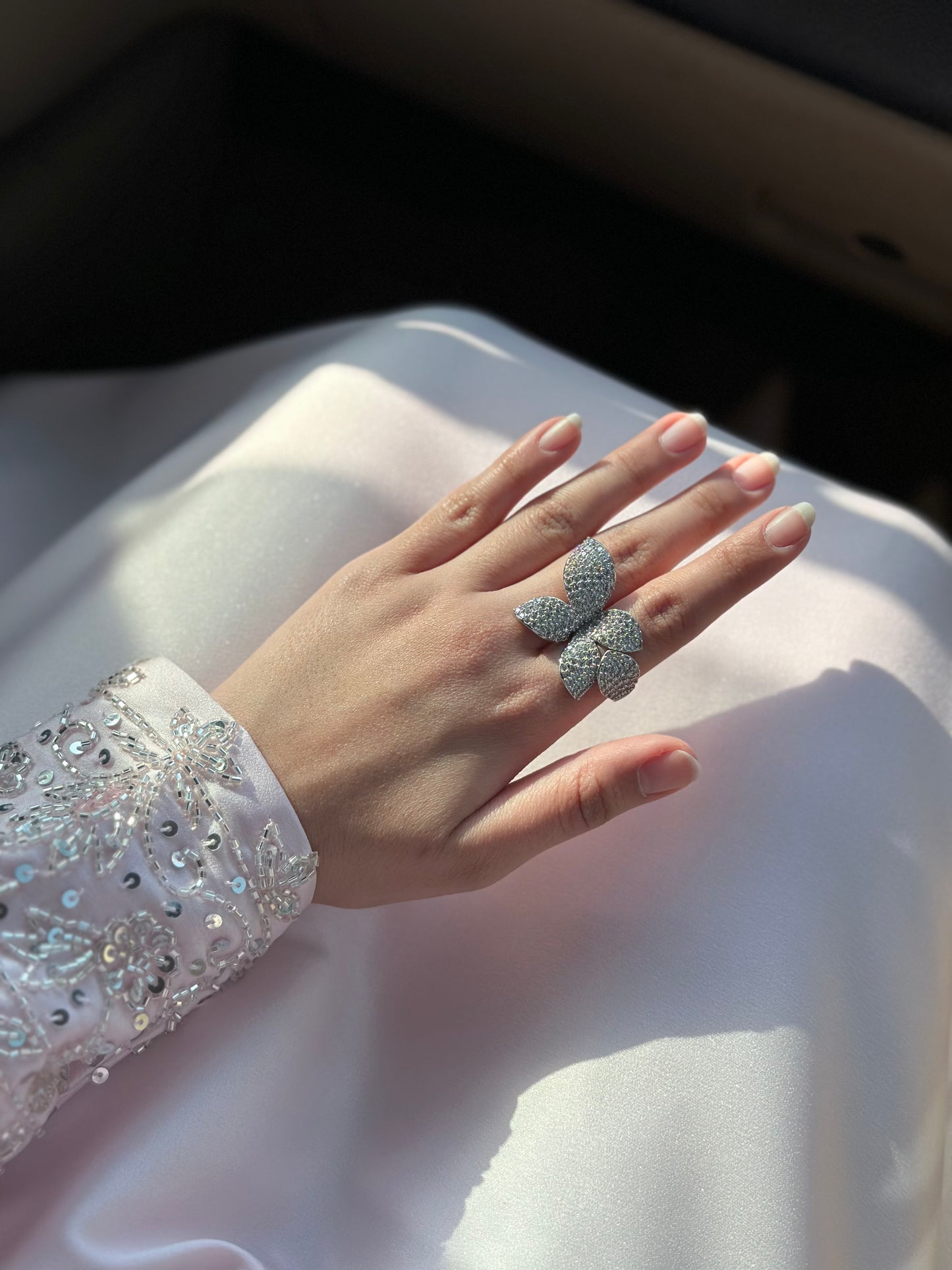Zahida bi Blush Silver Abaya