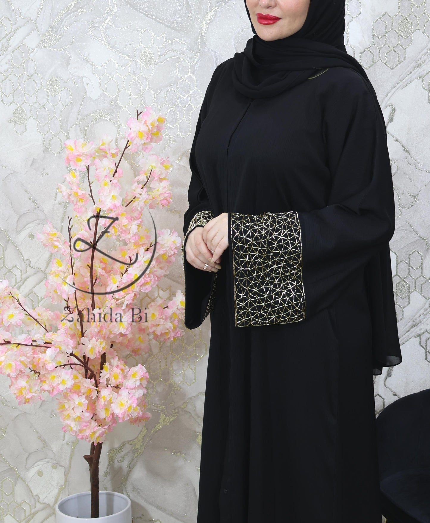 Zoom Fabric Abaya with Golden web