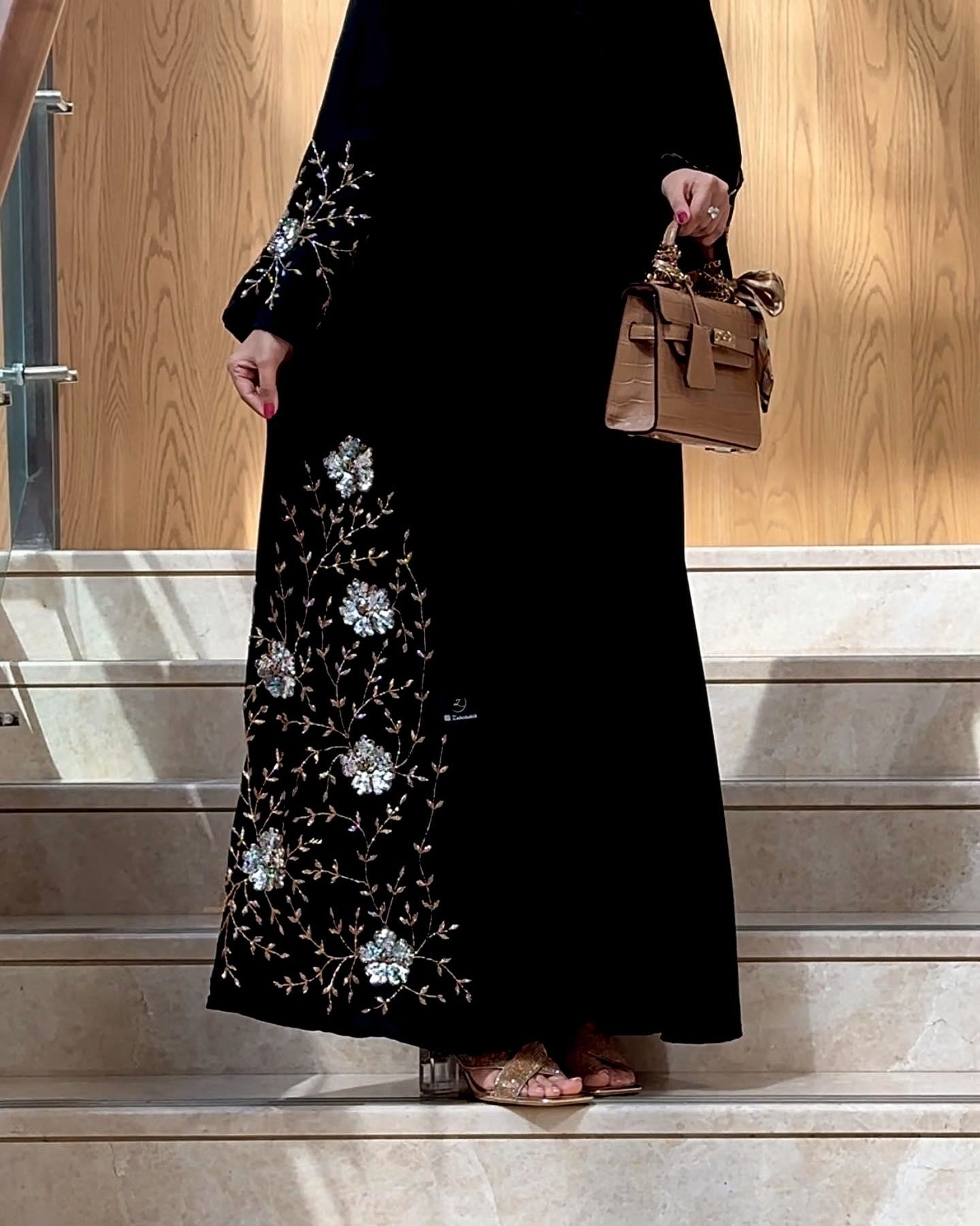 Abaya Dubai Style with Beautiful Side Handwork in Traditional Arabic Design Z104