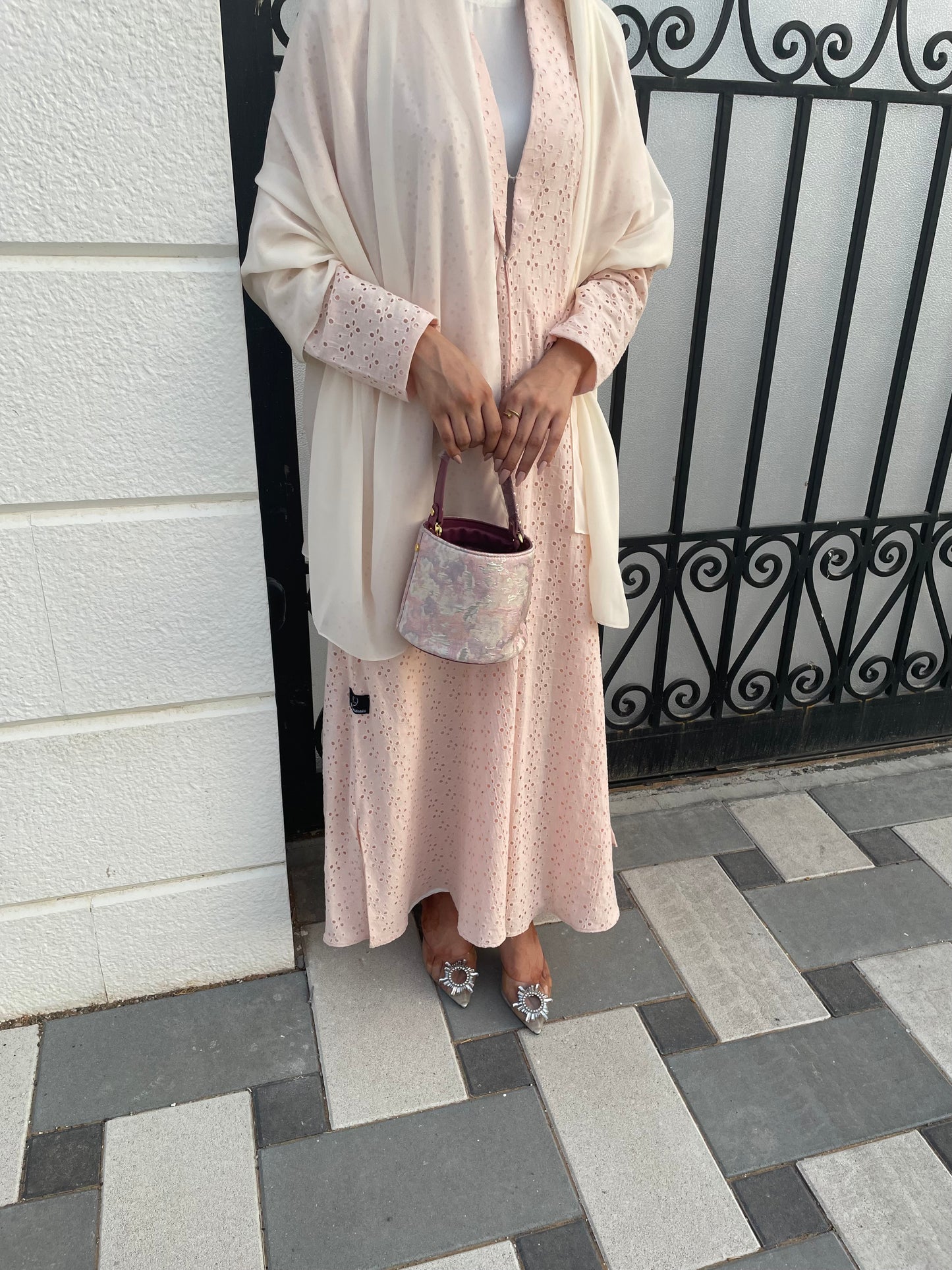 Abaya linen with embroidery