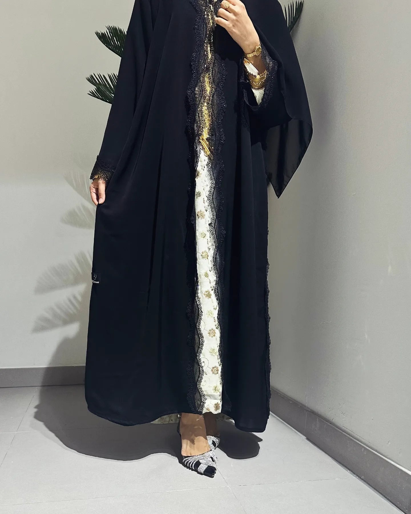 Nada Abaya with Dantel and Crystal Stone Work on Top Z126