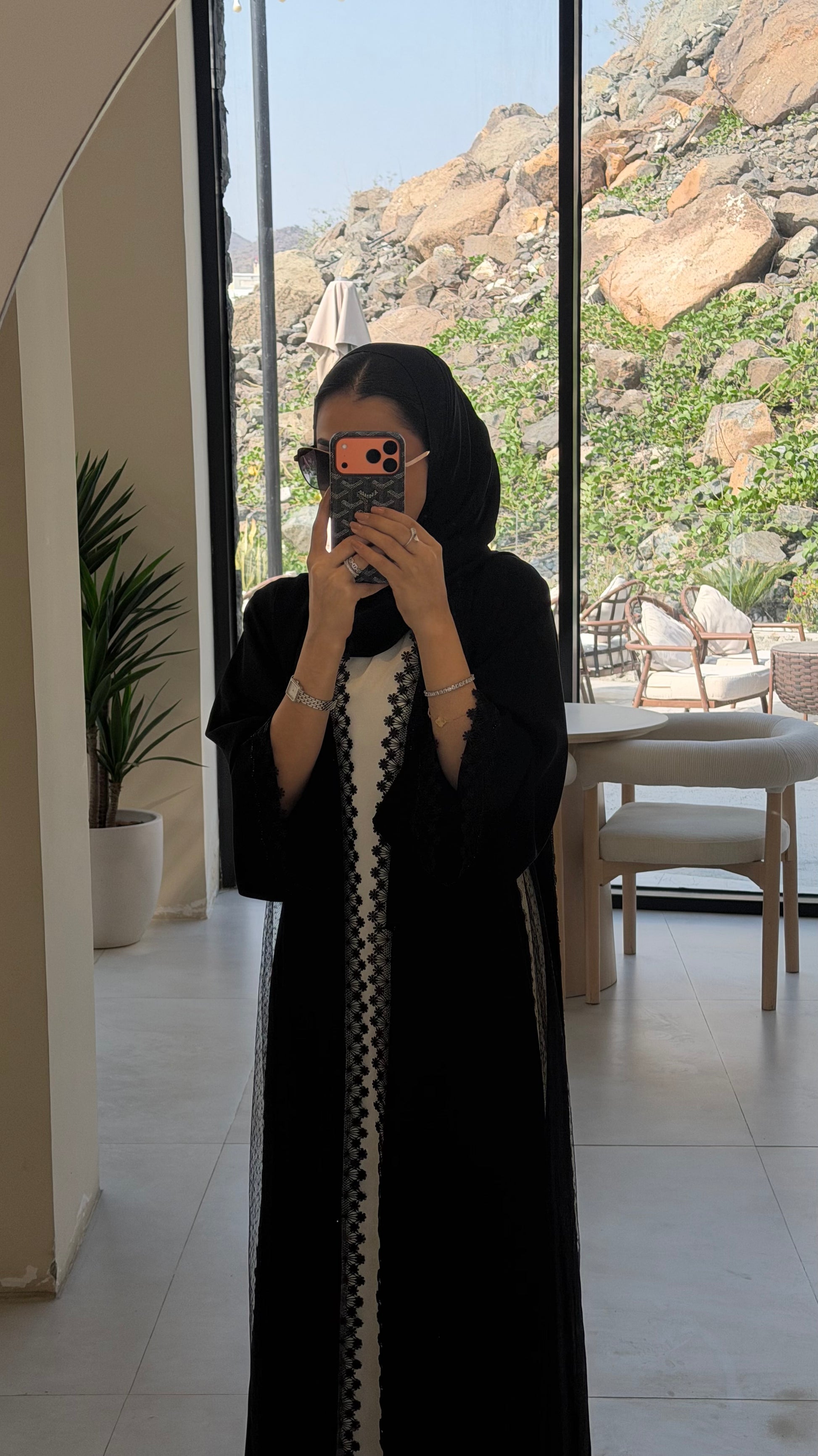Luxury Abaya UAE | Elegant Black Abayas Online – Zahidabi Abaya - Zahida bi 