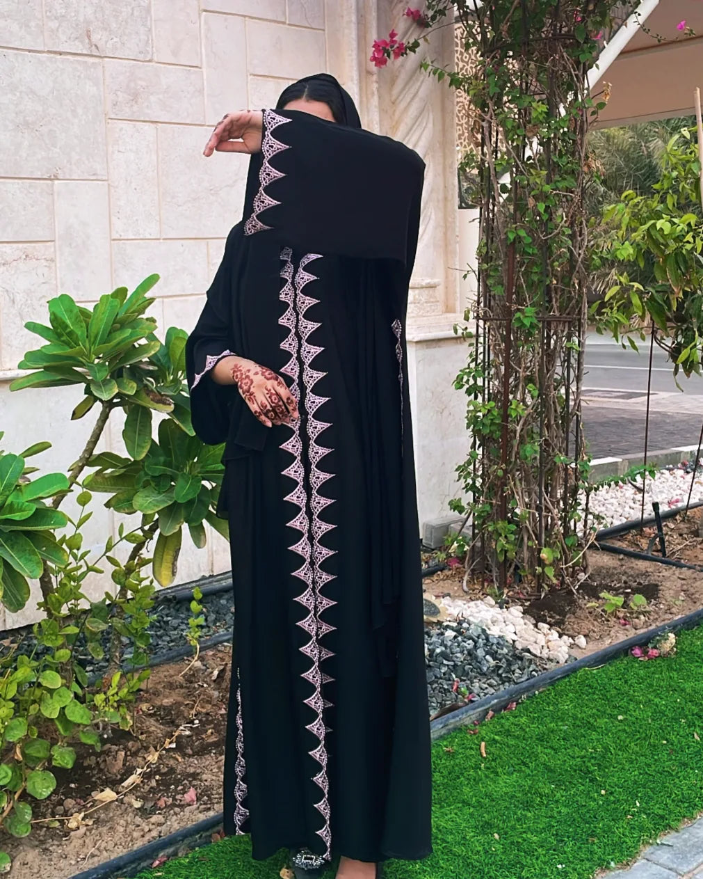 Latest embroidery pattern Abaya