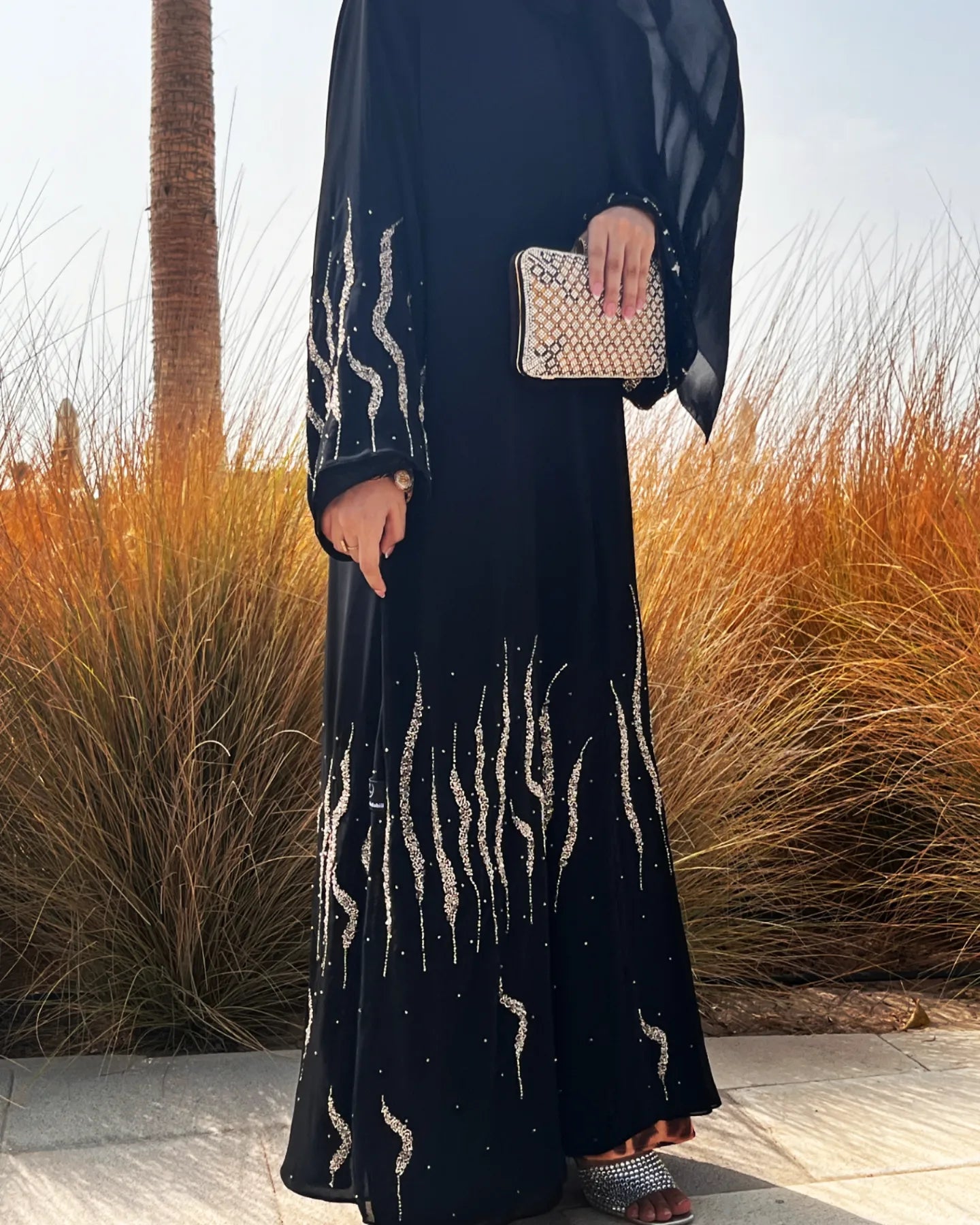 The Statement Abaya: Handcrafted for Ultimate Sophistication